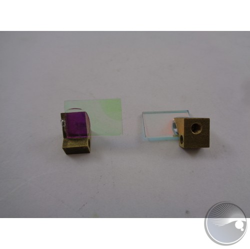 Filter/Mirror in front of laser diode